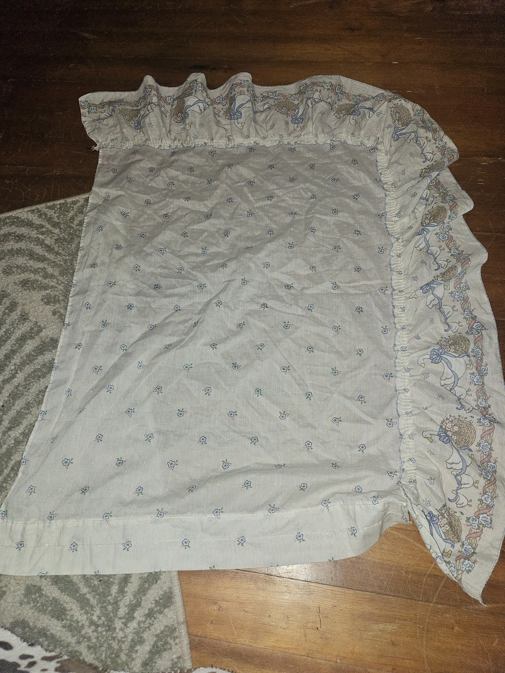 Cottage Core Geese Mom And Babies Set Of 4 Goes Between Box Spring And Matress
